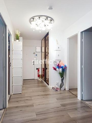 Appartement
         4 pièces
        - 85 m² Exclusivité 175 000 € *