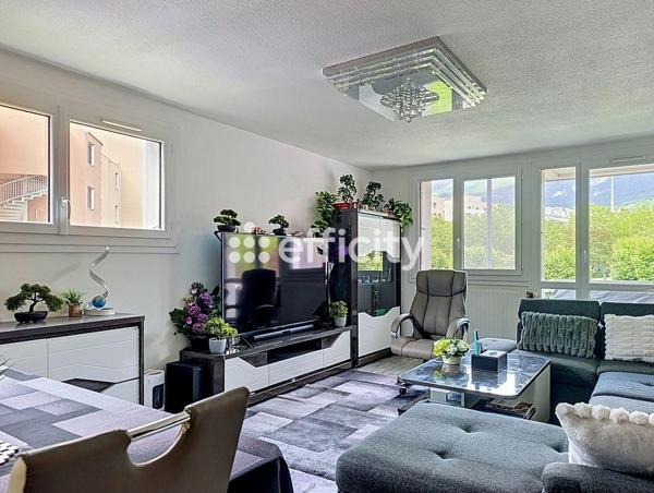Appartement
         4 pièces
        - 85 m² Exclusivité 175 000 € *