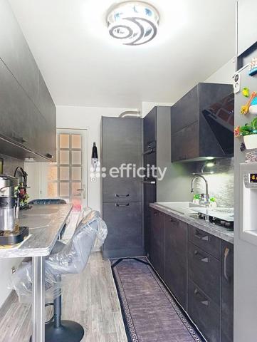 Appartement
         4 pièces
        - 85 m² Exclusivité 175 000 € *