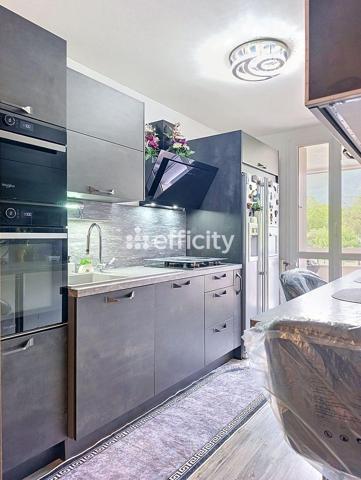 Appartement
         4 pièces
        - 85 m² Exclusivité 175 000 € *