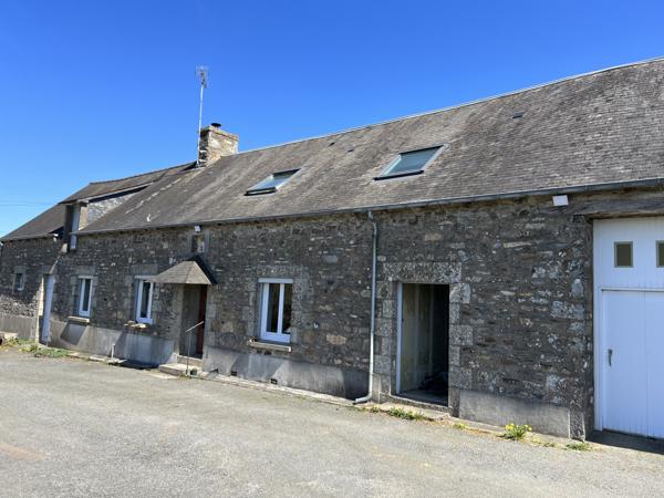 Longère en pierre avec dépendances sur 9500 m², aux portes de Quintin