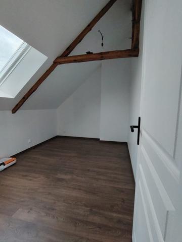 Longère en pierre avec dépendances sur 9500 m², aux portes de Quintin