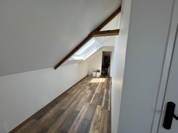 Longère en pierre avec dépendances sur 9500 m², aux portes de Quintin