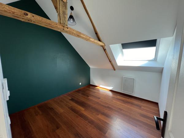 Longère en pierre avec dépendances sur 9500 m², aux portes de Quintin