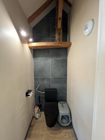 Longère en pierre avec dépendances sur 9500 m², aux portes de Quintin