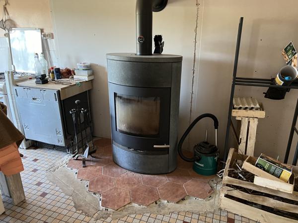 Longère en pierre avec dépendances sur 9500 m², aux portes de Quintin