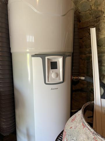 Longère en pierre avec dépendances sur 9500 m², aux portes de Quintin