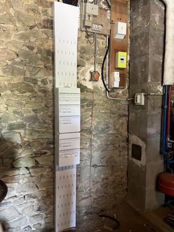 Longère en pierre avec dépendances sur 9500 m², aux portes de Quintin