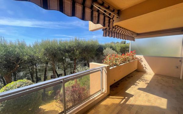 Appartement à vendre    2 pièces • 49 m2 Bandol