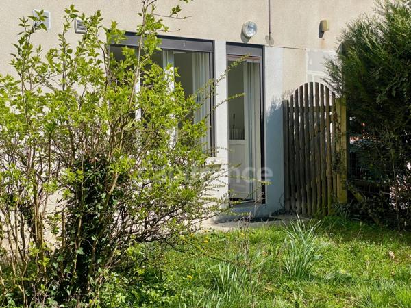 Studio à vendre avec jardin privatif FERNEY VOLTAIRE (01)