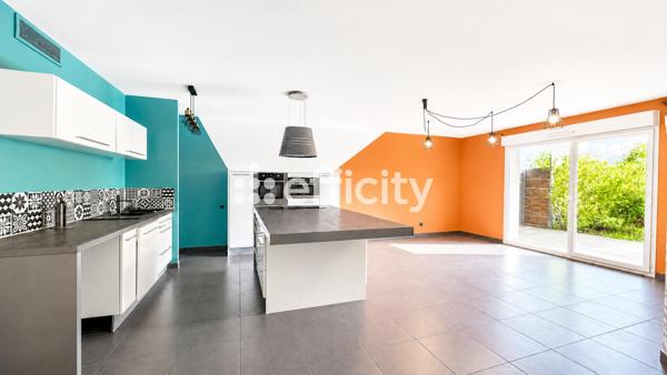 Appartement
         4 pièces
        - 80 m² Exclusivité 200 000 € *