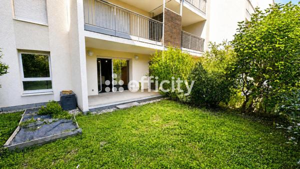Appartement
         4 pièces
        - 80 m² Exclusivité 200 000 € *