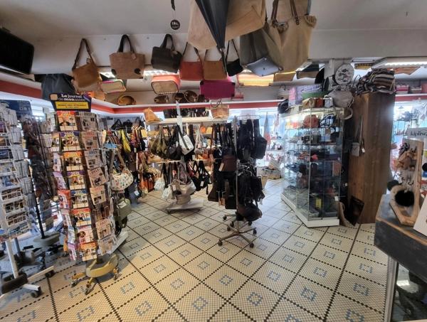 EXCLUSIVITÉ CAPIFRANCE ST-PIERRE OLÉRON emplacement n°1 cœur ville A Vendre Immeuble 380 m² commercial mixte