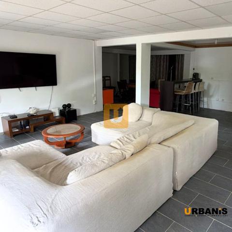 Rez de villa 4 pièce(s) 3 chambre(s) 130 m²