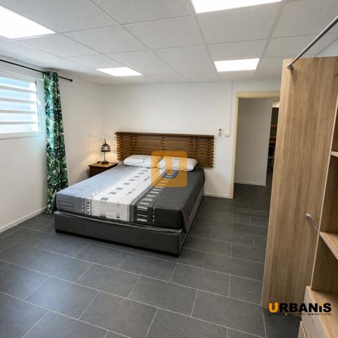 Rez de villa 4 pièce(s) 3 chambre(s) 130 m²