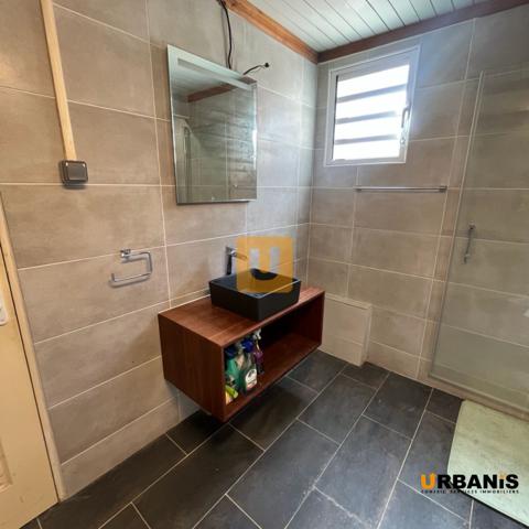 Rez de villa 4 pièce(s) 3 chambre(s) 130 m²