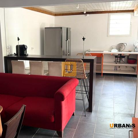 Rez de villa 4 pièce(s) 3 chambre(s) 130 m²