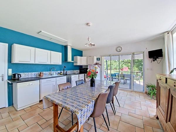 Maison à FAYE-L'ABBESSE, 79350 - 7 pièces 175m²