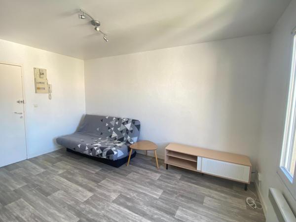 VENTE STUDIO NIORT RUE JEAN JAURES 22,67m2