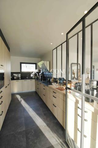 Maison 7 pièce(s) 4 chambre(s) 225 m²