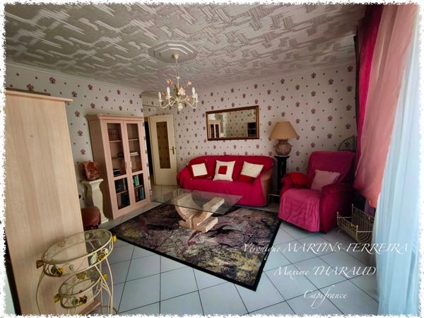 🏡 Charmant appartement lumineux avec balcon, garage et cave – dans résidence privée à Châtellerault