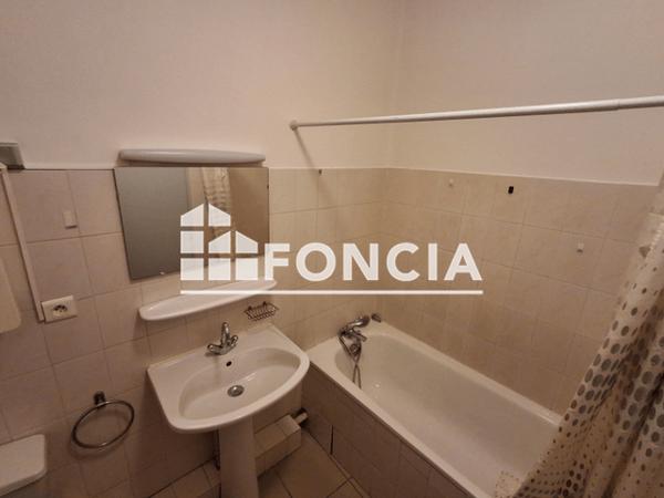 Location Studio meublé 19 m² - 35 RUE DE L'EGLISE Nimes-st Cesaire 30900