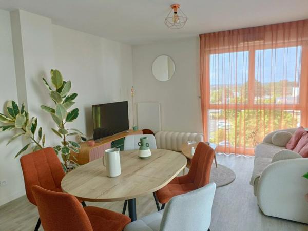 Location                                                      Appartement
                        
                     3 pièces                      57 m2                     à Vertou