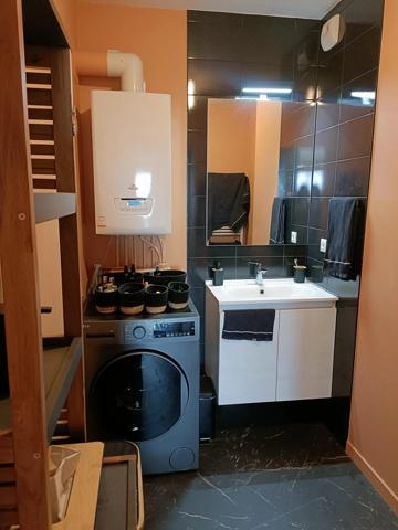 Location                                                      Appartement
                        
                     3 pièces                      57 m2                     à Vertou