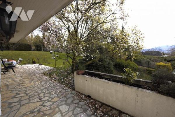 Maison 8 pièces sur beau terrain