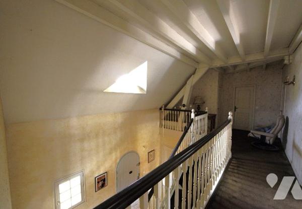 Maison 8 pièces sur beau terrain