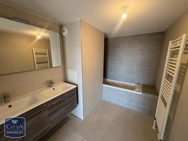 Appartement à louer 4 pièces 85.41m²