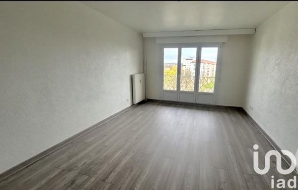 Appartement 4 pièces de 82 m² à Sochaux (25600)