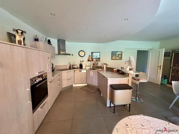 Appartement à LYON 4E ARRONDISSEMENT, 69004 - 5 pièces 138m²