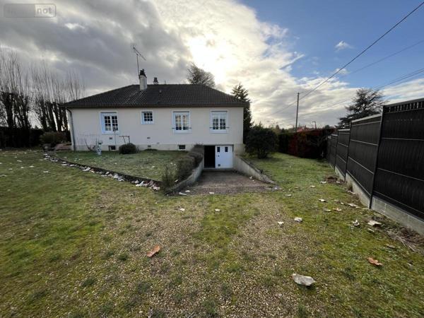 Maison à vendre à Connerré dans la Sarthe (72160), ref : 72033-397