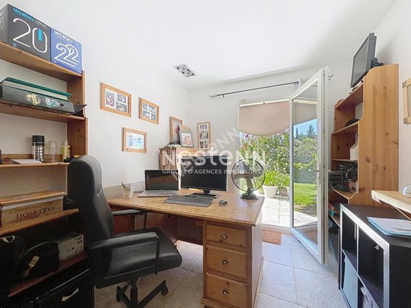 Maison Lauris 5 pièce(s) 150 m2 - 3 ch - 1 bureau - belle vue