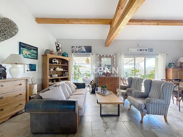 Maison Lauris 5 pièce(s) 150 m2 - 3 ch - 1 bureau - belle vue