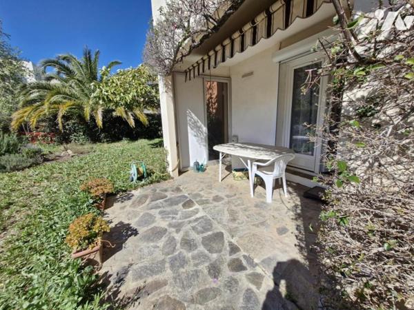 Appartement T4 en rez-de-jardin + place de parking privative