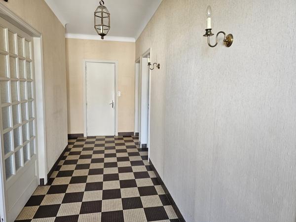 Maison 4 chambres, bureau, garage. Nantes la Perverie