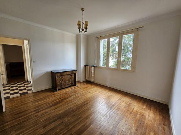 Maison 4 chambres, bureau, garage. Nantes la Perverie