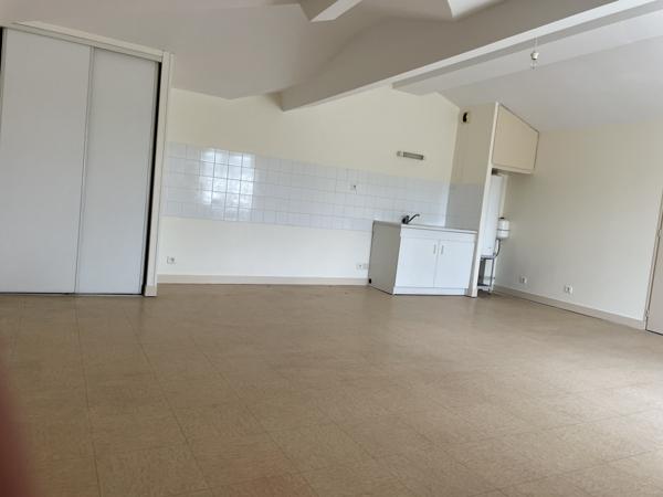 BEAUVOIR-SUR-NIORT - Appartement T2 de 36.6m² avec place de parking