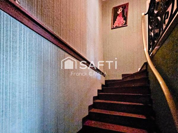 Maison de ville avec terrasse sur le toit