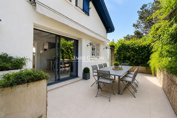 À vendre - Maison de ville -  Saint Jean de Luz  centre - grande terrasse