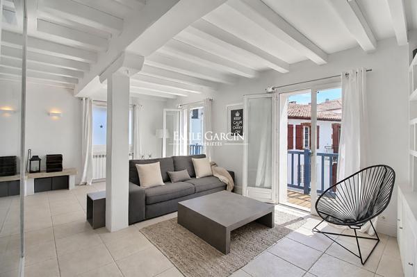 À vendre - Maison de ville -  Saint Jean de Luz  centre - grande terrasse