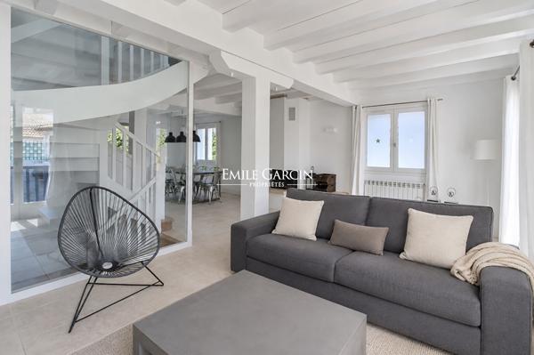 À vendre - Maison de ville -  Saint Jean de Luz  centre - grande terrasse