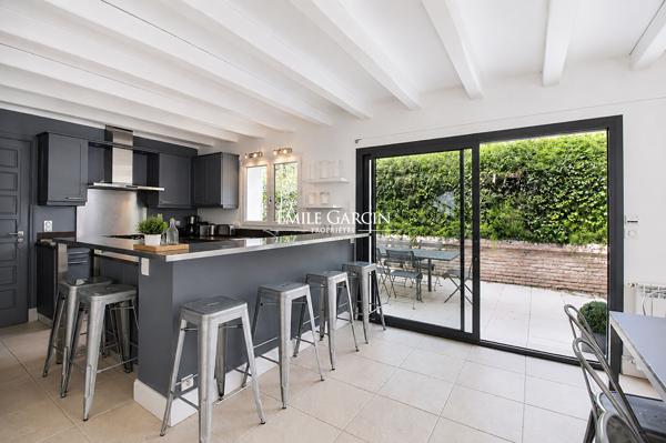 À vendre - Maison de ville -  Saint Jean de Luz  centre - grande terrasse