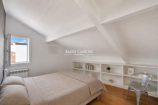 À vendre - Maison de ville -  Saint Jean de Luz  centre - grande terrasse