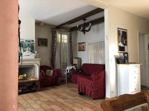 L'une des plus BELLES maison de Romainville et très bien placé.