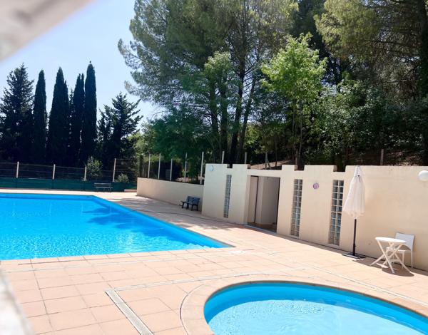 Appartement
         2 pièces
        - 46 m² 180 000 € *