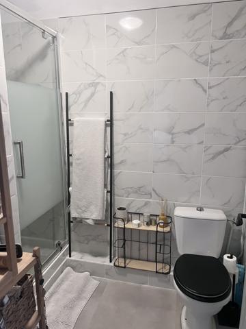 Appartement
         2 pièces
        - 46 m² 180 000 € *