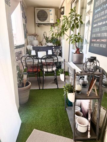 Appartement
         2 pièces
        - 46 m² 180 000 € *